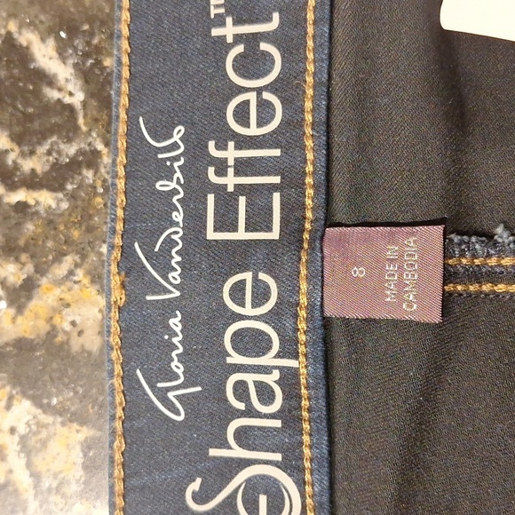 q Womens Blue Stretch Deim Capris Size 8. NWT - Picture 3 of 9